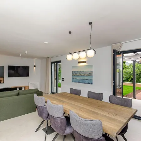 Azure Heaven W Heated Pool