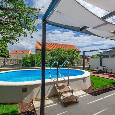 Apartment Azure Heaven W Heated Pool